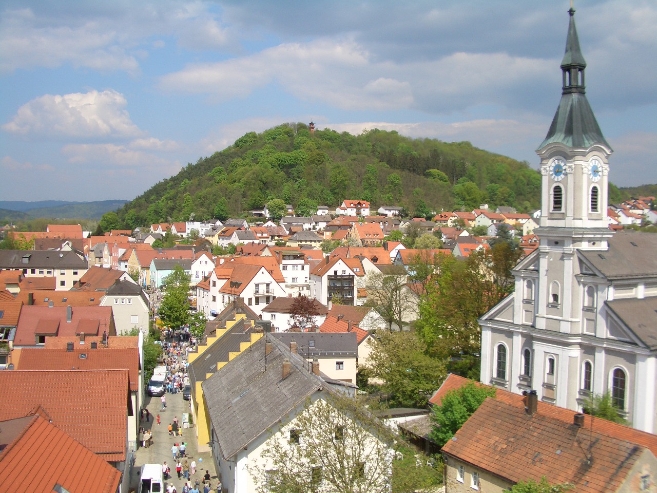 Regenstauf mit Schlossberg im Hintergrund