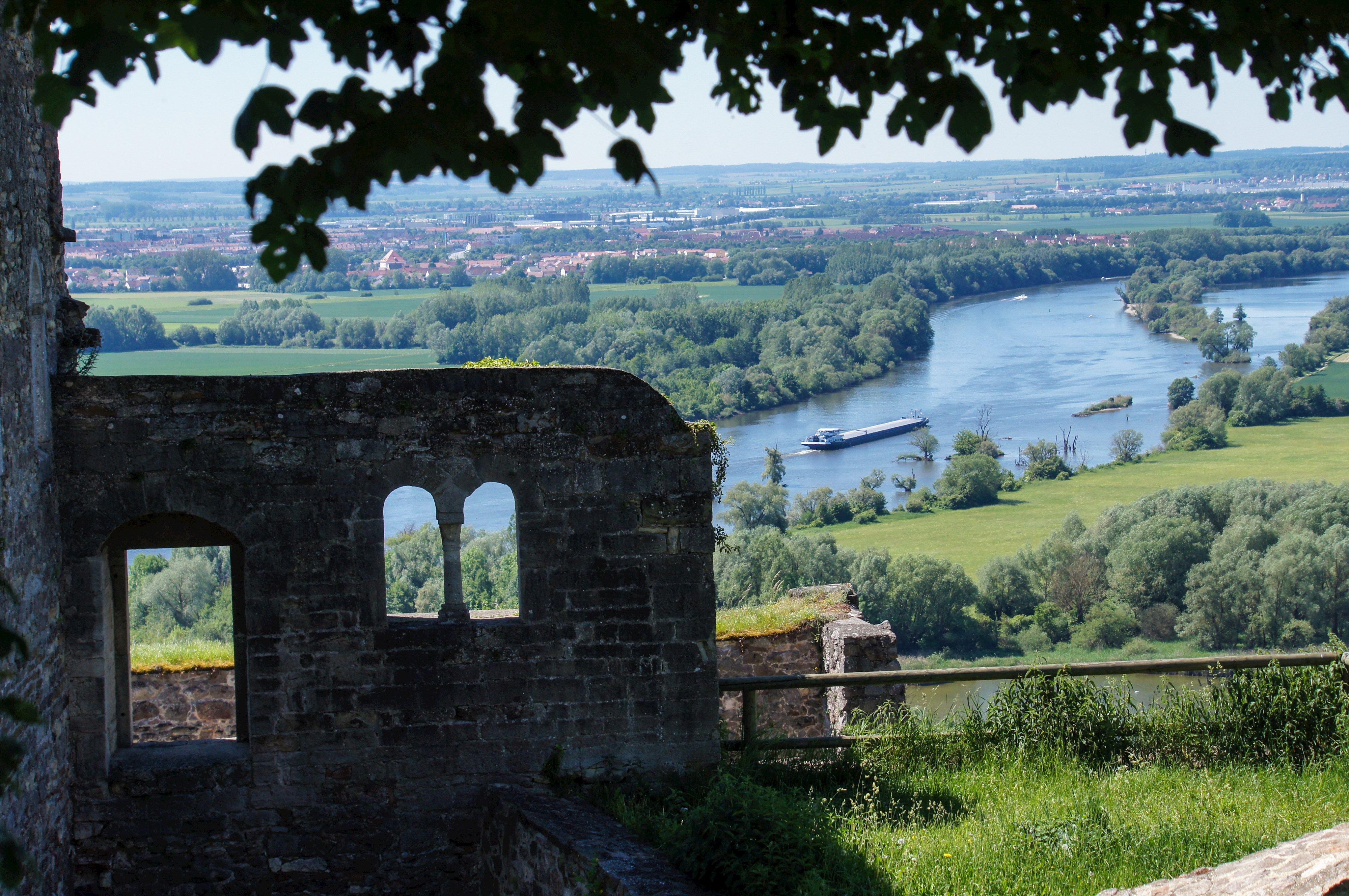 Burgruine Donaustauf Blick ins Donautal