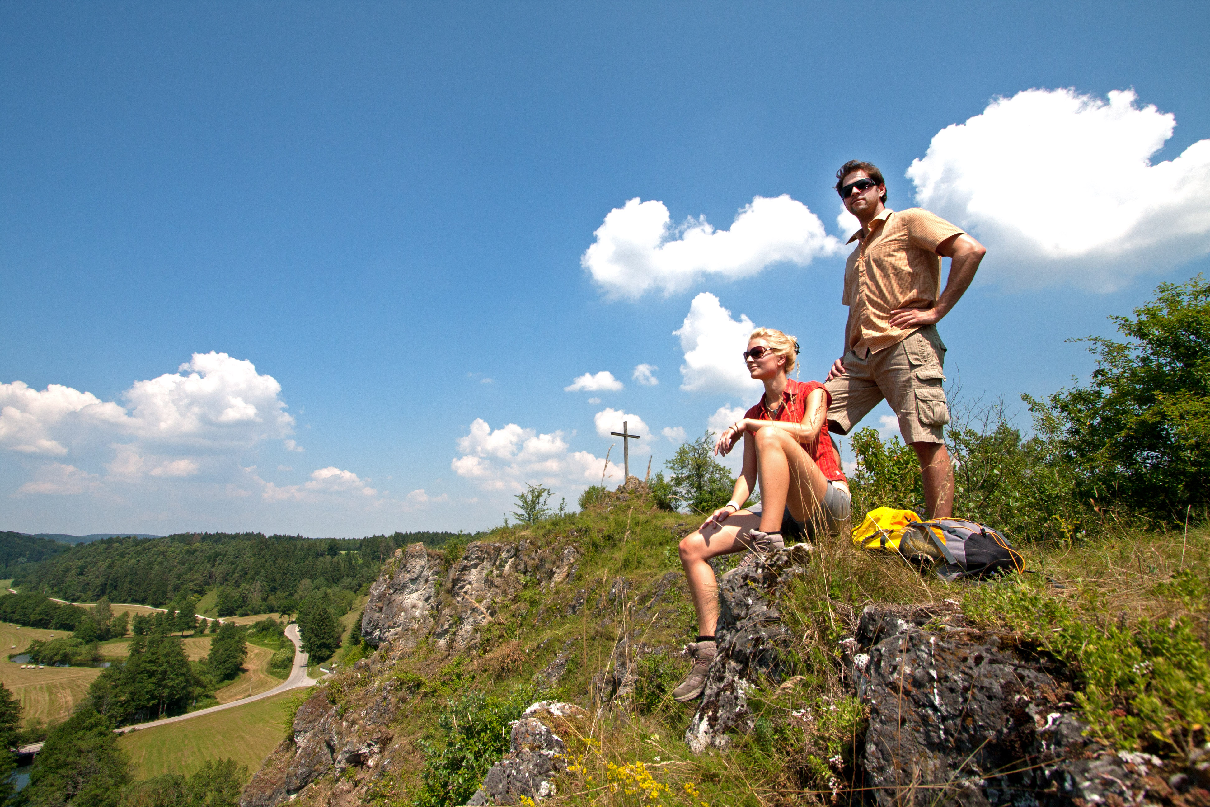 Wanderer am Burgensteig westlich von Laaber